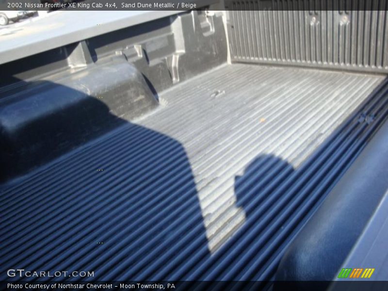 Sand Dune Metallic / Beige 2002 Nissan Frontier XE King Cab 4x4