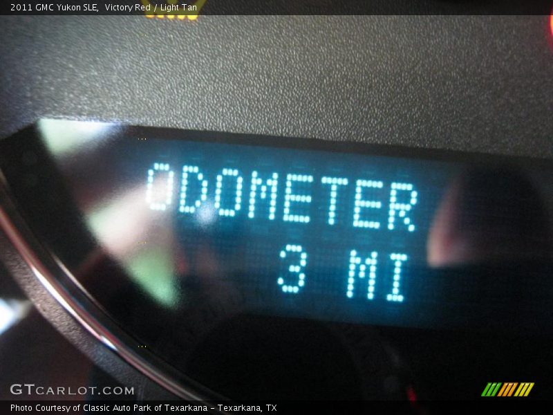 Victory Red / Light Tan 2011 GMC Yukon SLE