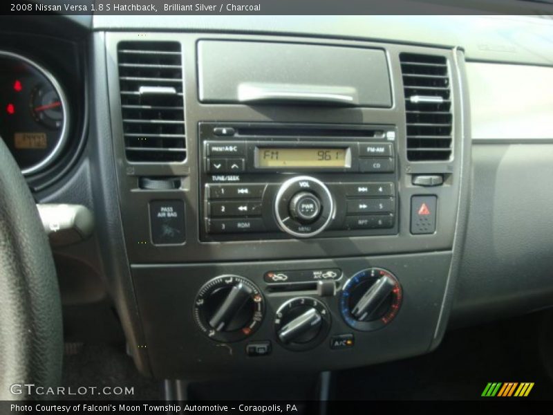 Brilliant Silver / Charcoal 2008 Nissan Versa 1.8 S Hatchback