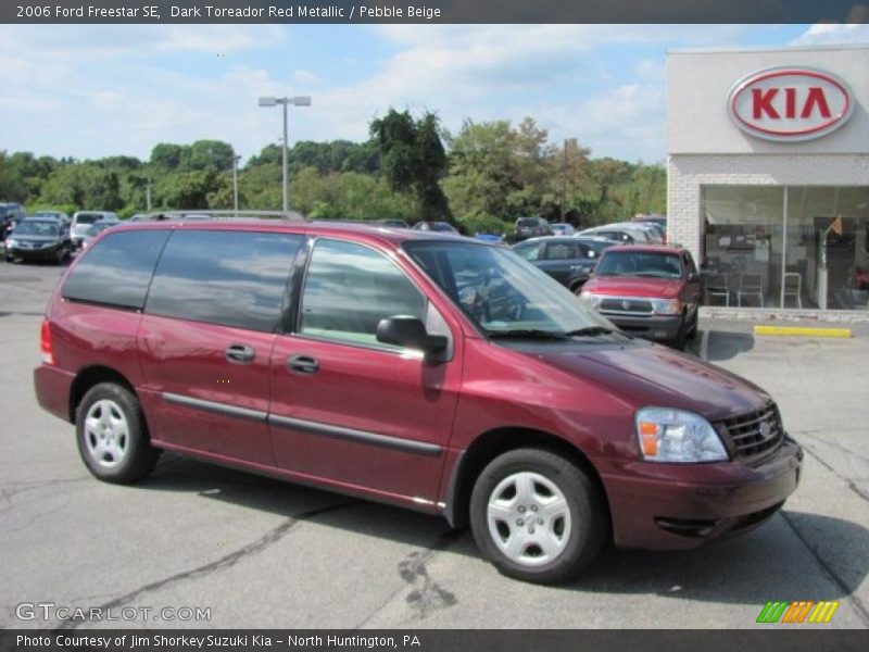Dark Toreador Red Metallic / Pebble Beige 2006 Ford Freestar SE