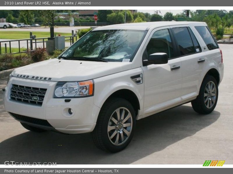 Alaska White / Almond 2010 Land Rover LR2 HSE