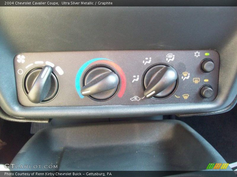 Ultra Silver Metallic / Graphite 2004 Chevrolet Cavalier Coupe
