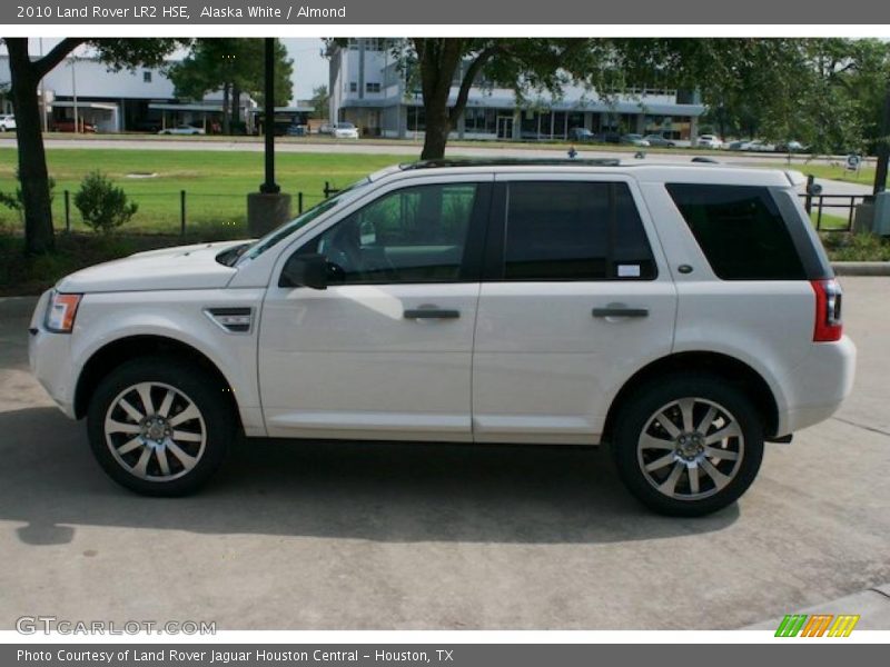 Alaska White / Almond 2010 Land Rover LR2 HSE