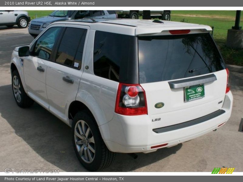 Alaska White / Almond 2010 Land Rover LR2 HSE