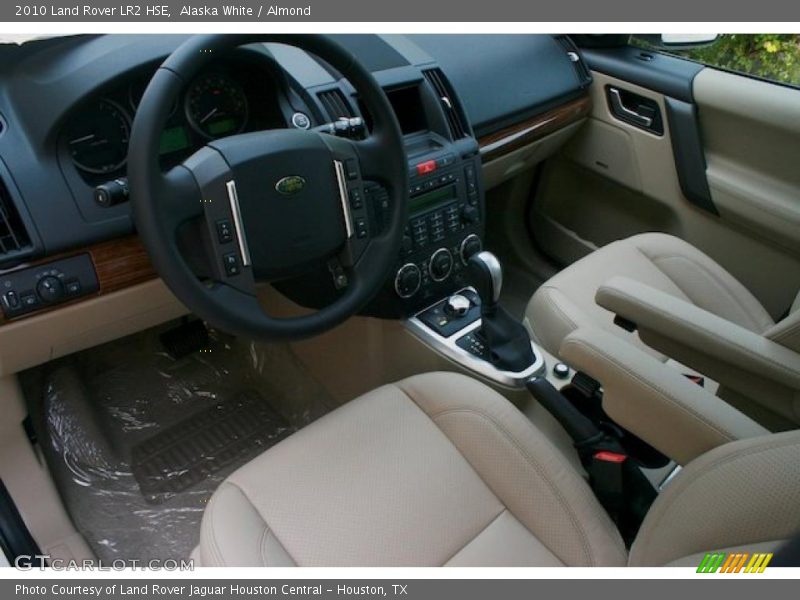 Alaska White / Almond 2010 Land Rover LR2 HSE