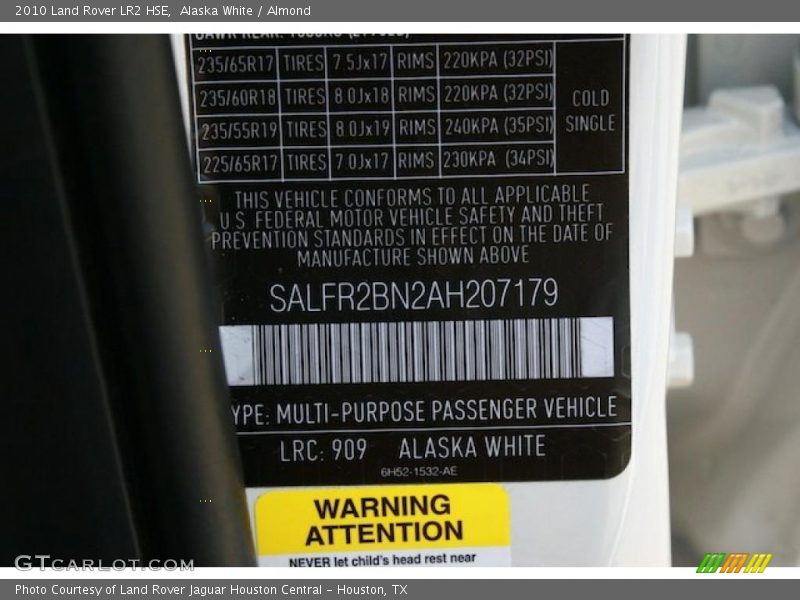 Alaska White / Almond 2010 Land Rover LR2 HSE