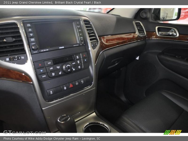 Brilliant Black Crystal Pearl / Black 2011 Jeep Grand Cherokee Limited