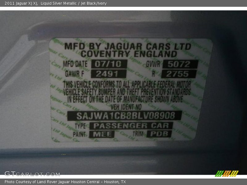 Liquid Silver Metallic / Jet Black/Ivory 2011 Jaguar XJ XJ