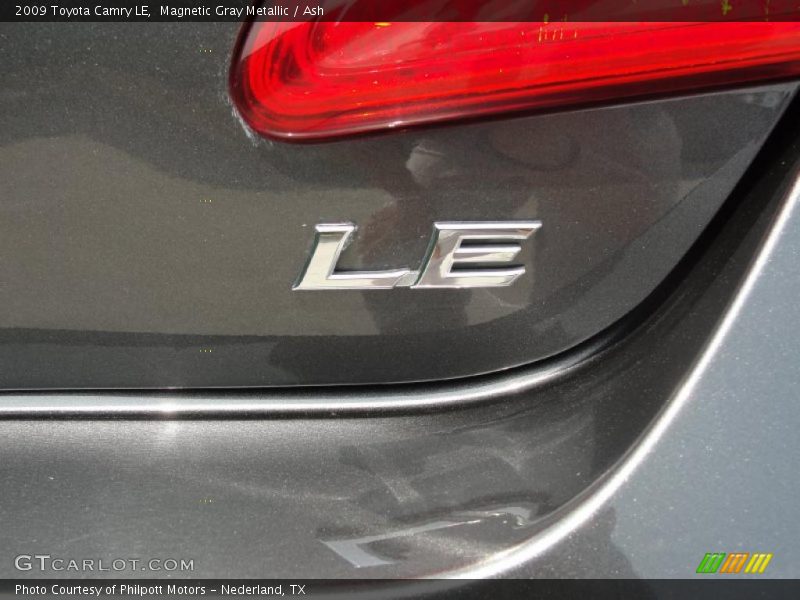 Magnetic Gray Metallic / Ash 2009 Toyota Camry LE