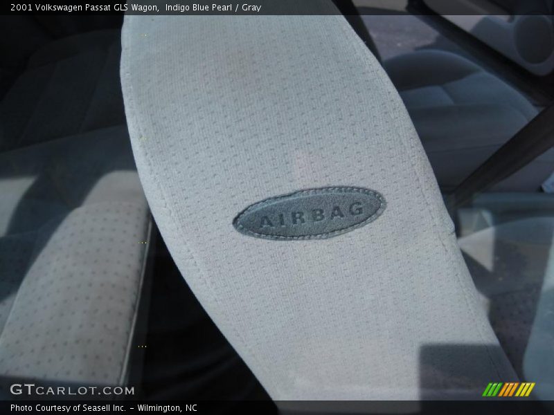 Indigo Blue Pearl / Gray 2001 Volkswagen Passat GLS Wagon