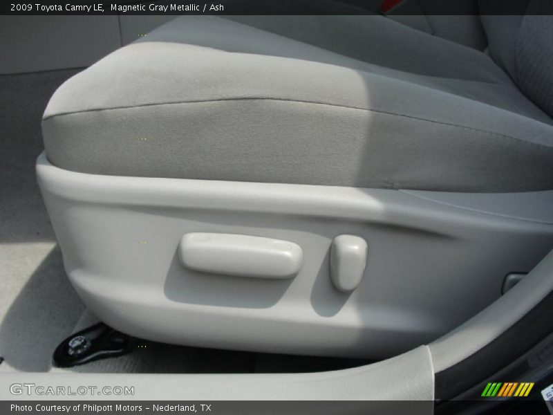 Magnetic Gray Metallic / Ash 2009 Toyota Camry LE
