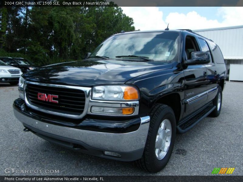 Onyx Black / Neutral/Shale 2004 GMC Yukon XL 1500 SLE