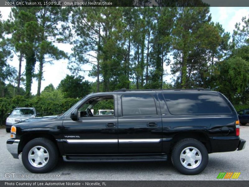 Onyx Black / Neutral/Shale 2004 GMC Yukon XL 1500 SLE