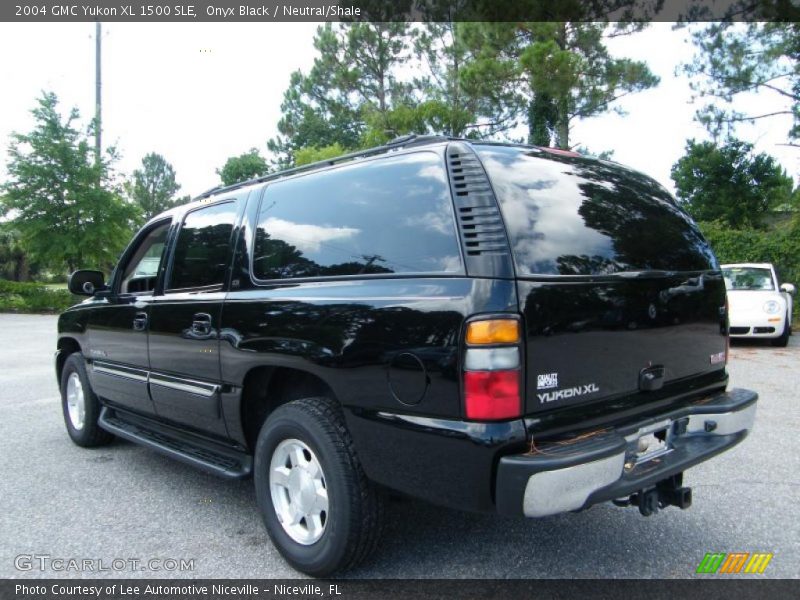 Onyx Black / Neutral/Shale 2004 GMC Yukon XL 1500 SLE
