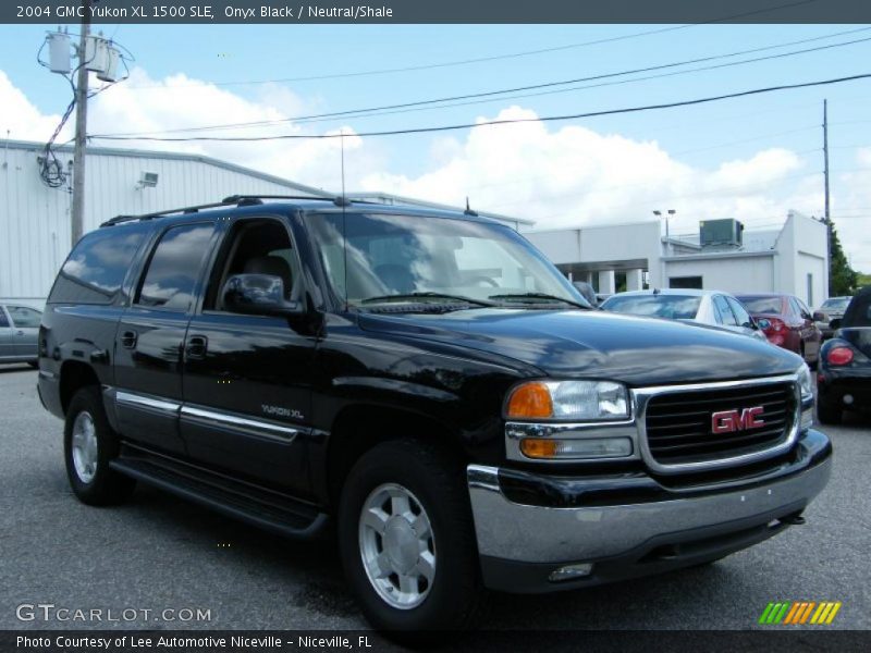 Onyx Black / Neutral/Shale 2004 GMC Yukon XL 1500 SLE