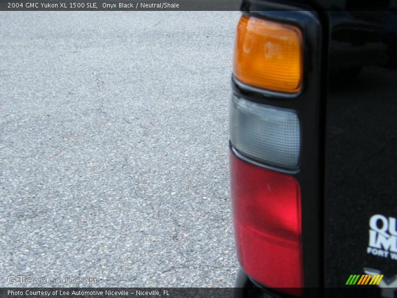 Onyx Black / Neutral/Shale 2004 GMC Yukon XL 1500 SLE