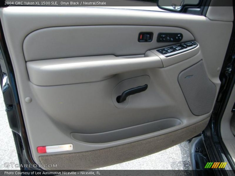 Onyx Black / Neutral/Shale 2004 GMC Yukon XL 1500 SLE