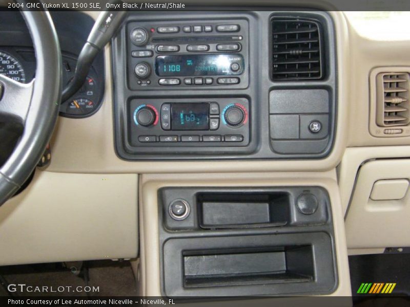 Onyx Black / Neutral/Shale 2004 GMC Yukon XL 1500 SLE