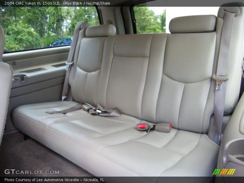 Onyx Black / Neutral/Shale 2004 GMC Yukon XL 1500 SLE