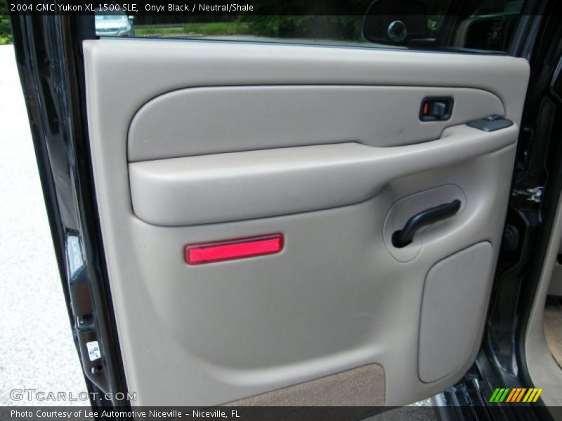 Onyx Black / Neutral/Shale 2004 GMC Yukon XL 1500 SLE