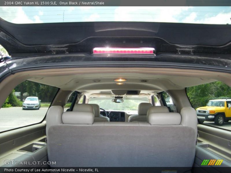 Onyx Black / Neutral/Shale 2004 GMC Yukon XL 1500 SLE