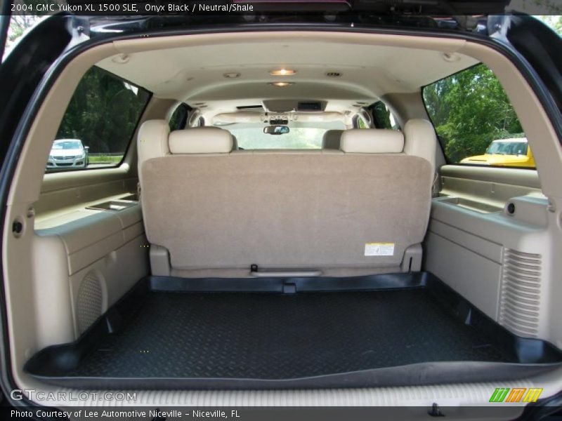 Onyx Black / Neutral/Shale 2004 GMC Yukon XL 1500 SLE