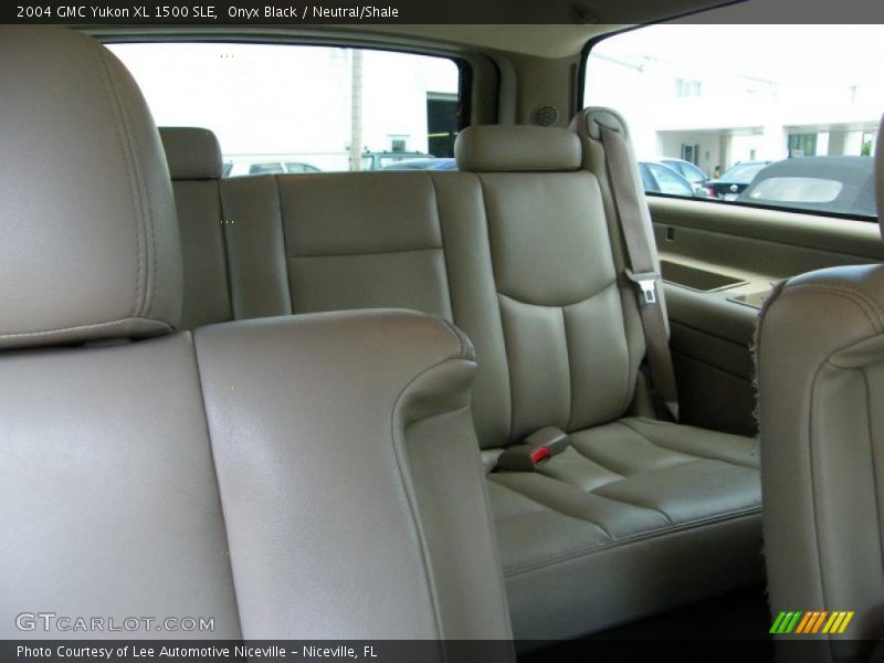 Onyx Black / Neutral/Shale 2004 GMC Yukon XL 1500 SLE