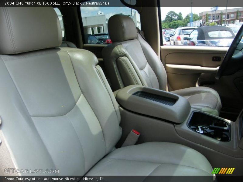 Onyx Black / Neutral/Shale 2004 GMC Yukon XL 1500 SLE