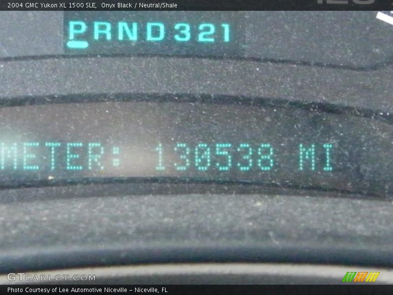 Onyx Black / Neutral/Shale 2004 GMC Yukon XL 1500 SLE