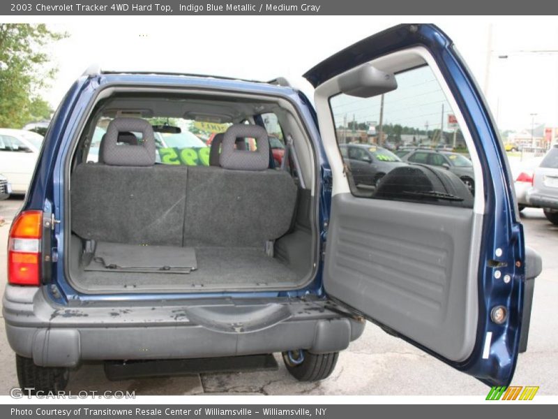 Indigo Blue Metallic / Medium Gray 2003 Chevrolet Tracker 4WD Hard Top