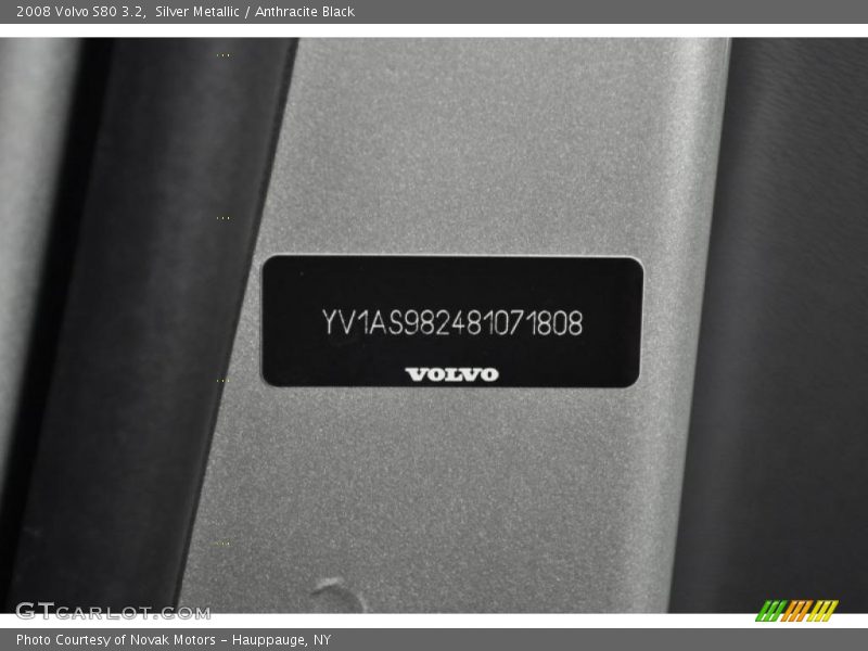 Silver Metallic / Anthracite Black 2008 Volvo S80 3.2