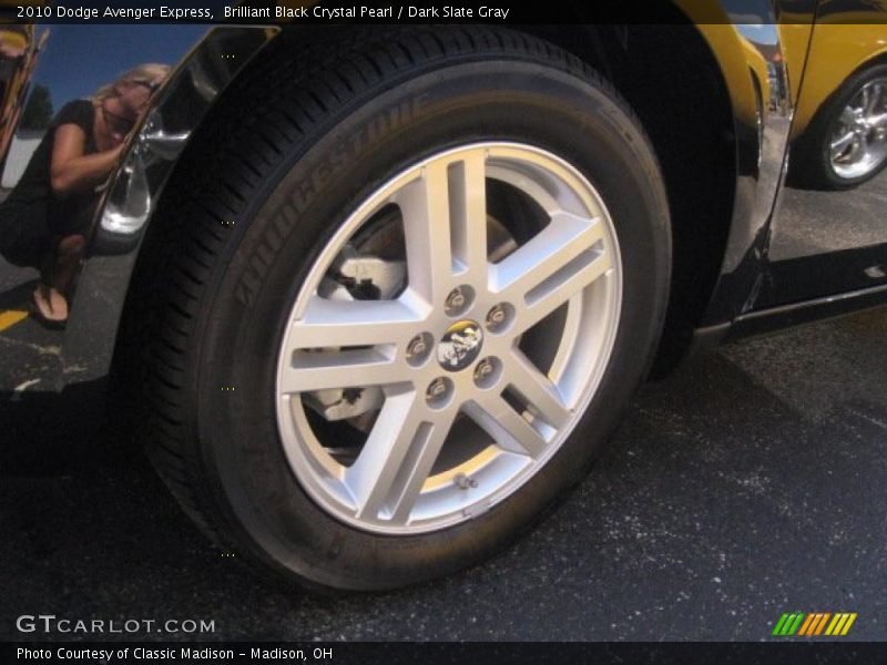 Brilliant Black Crystal Pearl / Dark Slate Gray 2010 Dodge Avenger Express