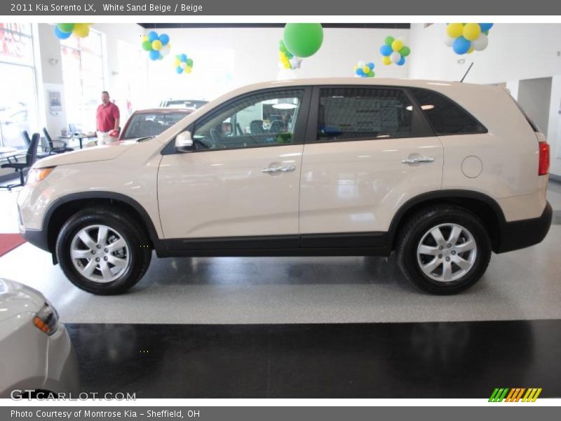 White Sand Beige / Beige 2011 Kia Sorento LX