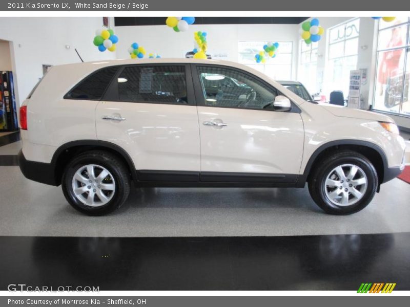 White Sand Beige / Beige 2011 Kia Sorento LX