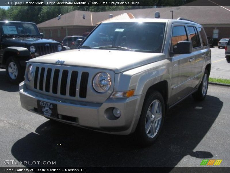 Light Sandstone Metallic / Dark Slate Gray/Pebble Beige 2010 Jeep Patriot Sport