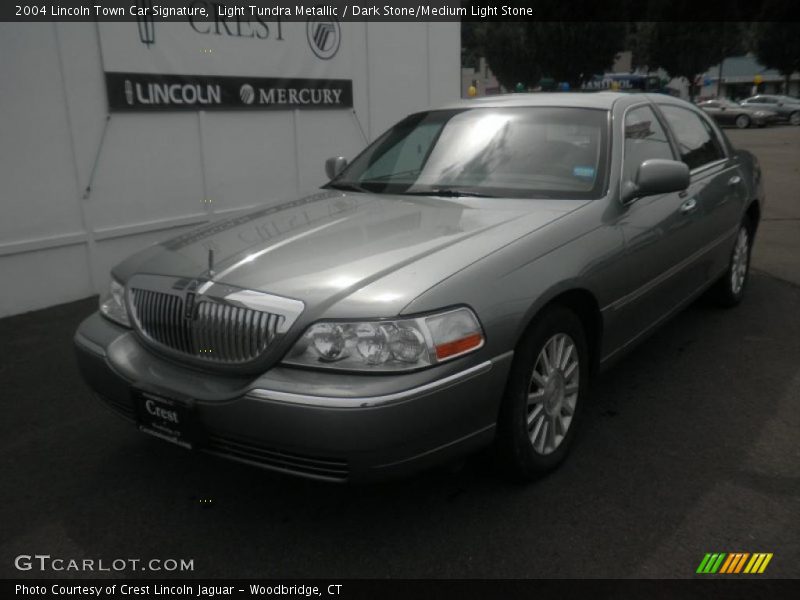 Light Tundra Metallic / Dark Stone/Medium Light Stone 2004 Lincoln Town Car Signature