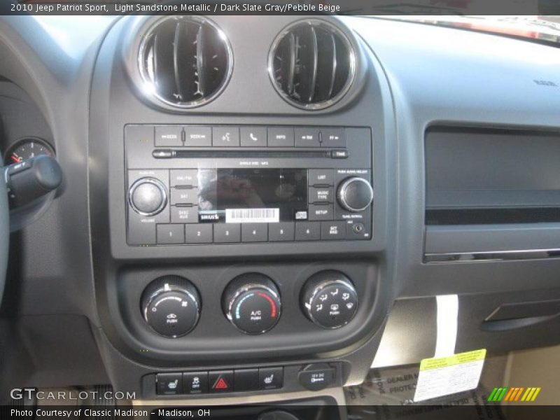Light Sandstone Metallic / Dark Slate Gray/Pebble Beige 2010 Jeep Patriot Sport