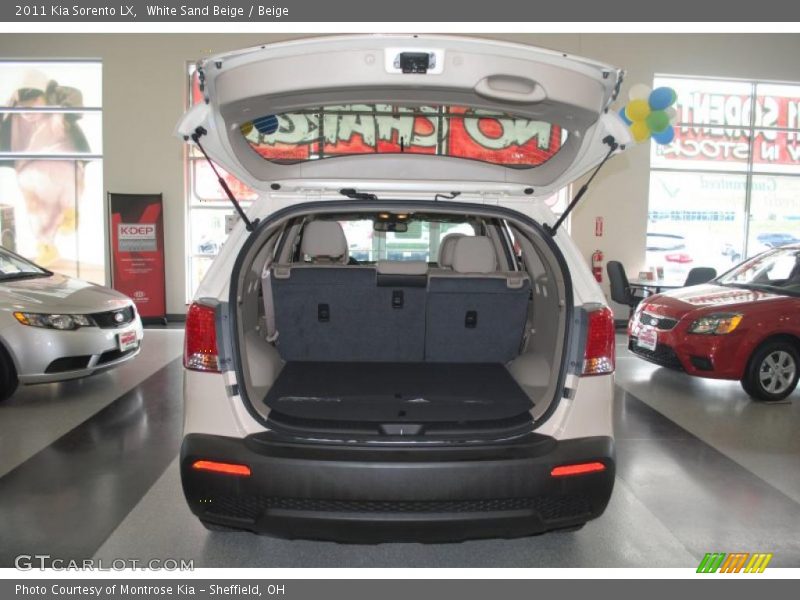 White Sand Beige / Beige 2011 Kia Sorento LX