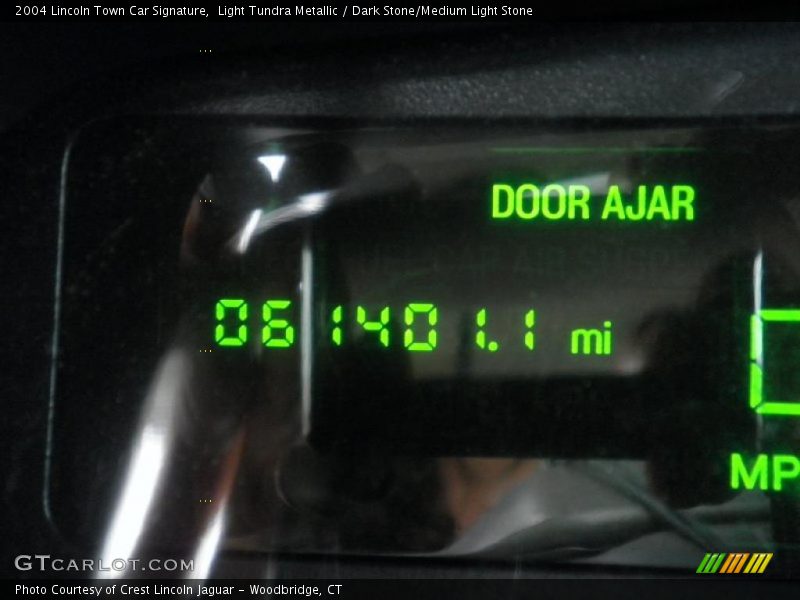 Light Tundra Metallic / Dark Stone/Medium Light Stone 2004 Lincoln Town Car Signature