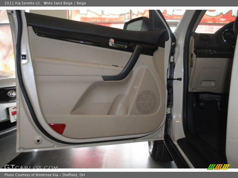 White Sand Beige / Beige 2011 Kia Sorento LX