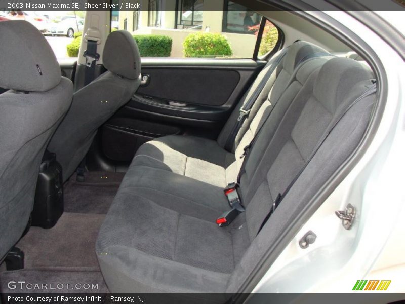 Sheer Silver / Black 2003 Nissan Maxima SE