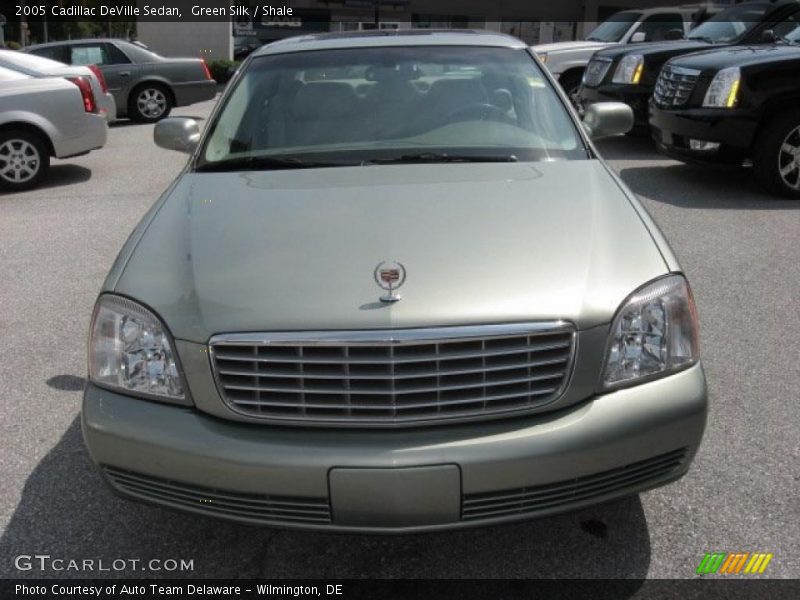 Green Silk / Shale 2005 Cadillac DeVille Sedan