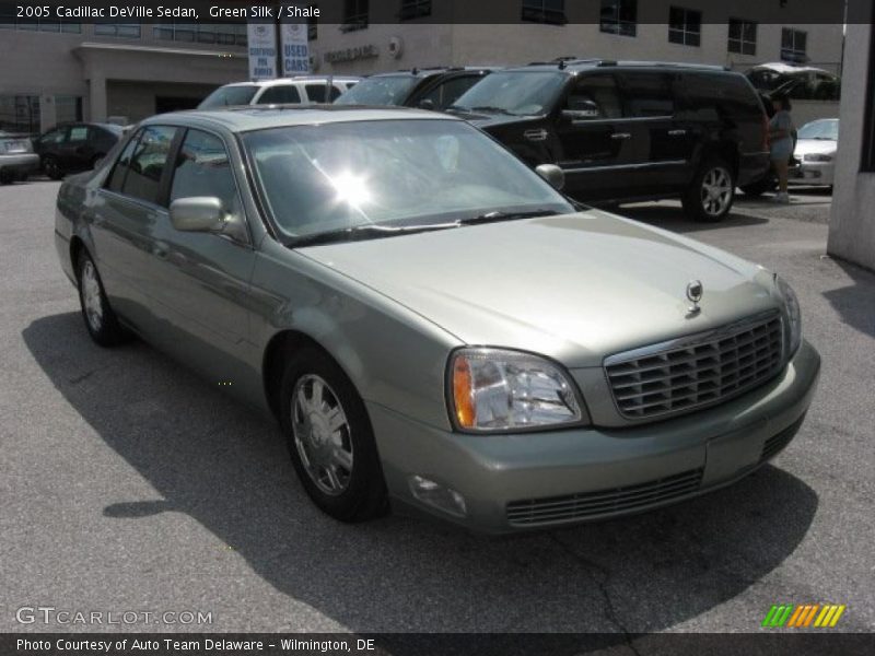 Green Silk / Shale 2005 Cadillac DeVille Sedan