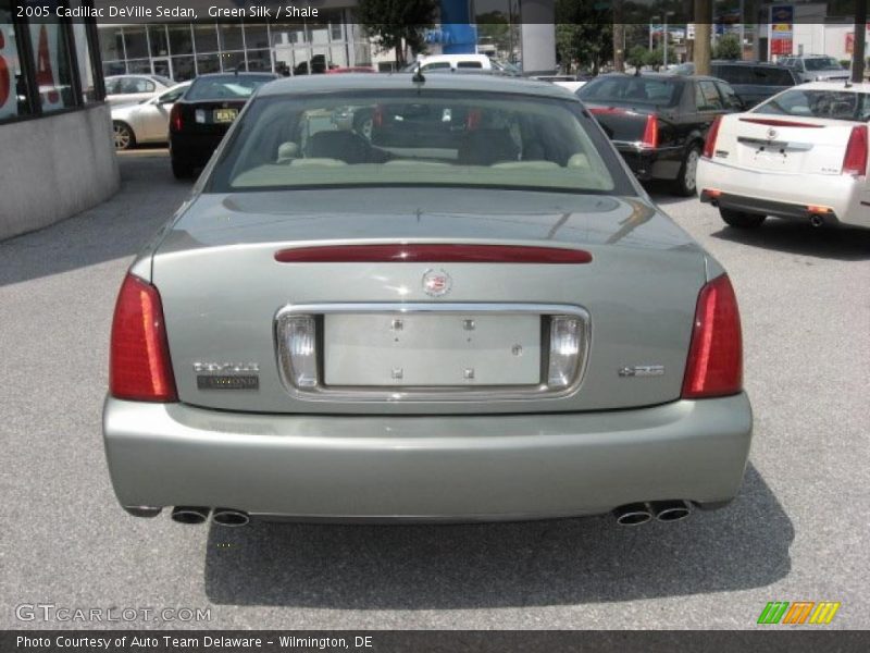 Green Silk / Shale 2005 Cadillac DeVille Sedan