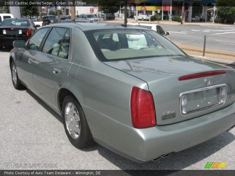 Green Silk / Shale 2005 Cadillac DeVille Sedan