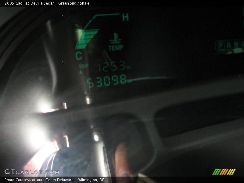 Green Silk / Shale 2005 Cadillac DeVille Sedan