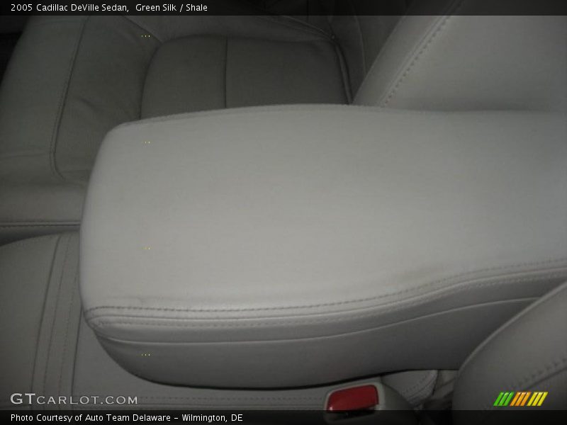 Green Silk / Shale 2005 Cadillac DeVille Sedan