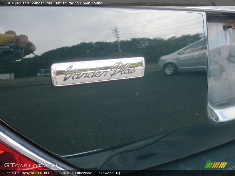 British Racing Green / Sand 2004 Jaguar XJ Vanden Plas