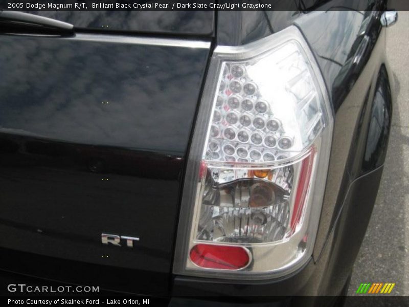 Brilliant Black Crystal Pearl / Dark Slate Gray/Light Graystone 2005 Dodge Magnum R/T