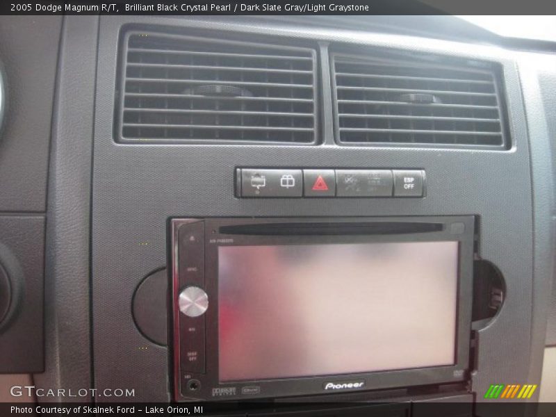 Brilliant Black Crystal Pearl / Dark Slate Gray/Light Graystone 2005 Dodge Magnum R/T
